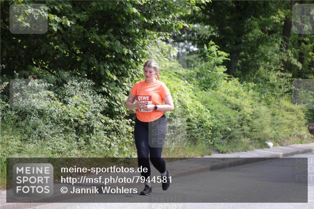 15.06.2025 - REWE Women's Run Jannik Wohlers http://msf.ph/oto/7944581 15.06.2025 10:17:52 Laufen 22 meine-sportfotos.de