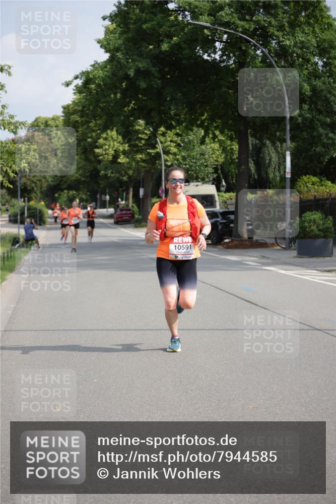 15.06.2025 - REWE Women's Run Jannik Wohlers http://msf.ph/oto/7944585 15.06.2025 08:47:45 Laufen 10591 meine-sportfotos.de