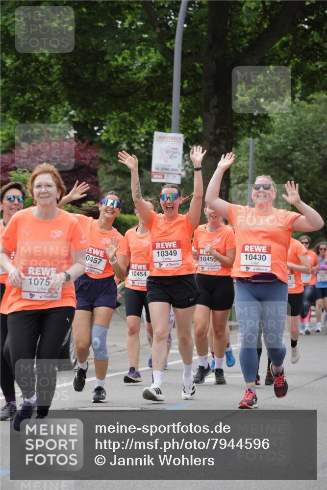 15.06.2025 - REWE Women's Run Jannik Wohlers http://msf.ph/oto/7944596 15.06.2025 08:29:29 Laufen 15, 2825, 1075, 0457, 10454, 10349, 10455, 10430 meine-sportfotos.de