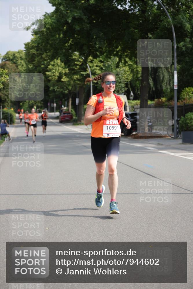 15.06.2025 - REWE Women's Run Jannik Wohlers http://msf.ph/oto/7944602 15.06.2025 08:47:45 Laufen 10591 meine-sportfotos.de