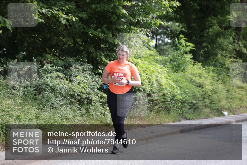 15.06.2025 - REWE Women's Run Jannik Wohlers http://msf.ph/oto/7944610 15.06.2025 10:17:52 Laufen  meine-sportfotos.de