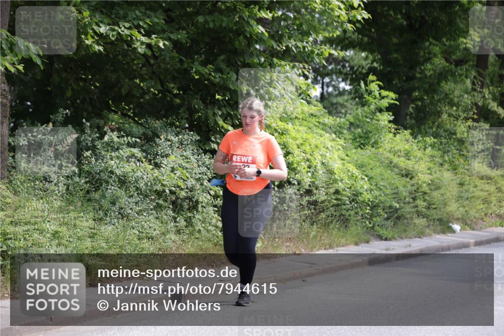 15.06.2025 - REWE Women's Run Jannik Wohlers http://msf.ph/oto/7944615 15.06.2025 10:17:52 Laufen 22 meine-sportfotos.de