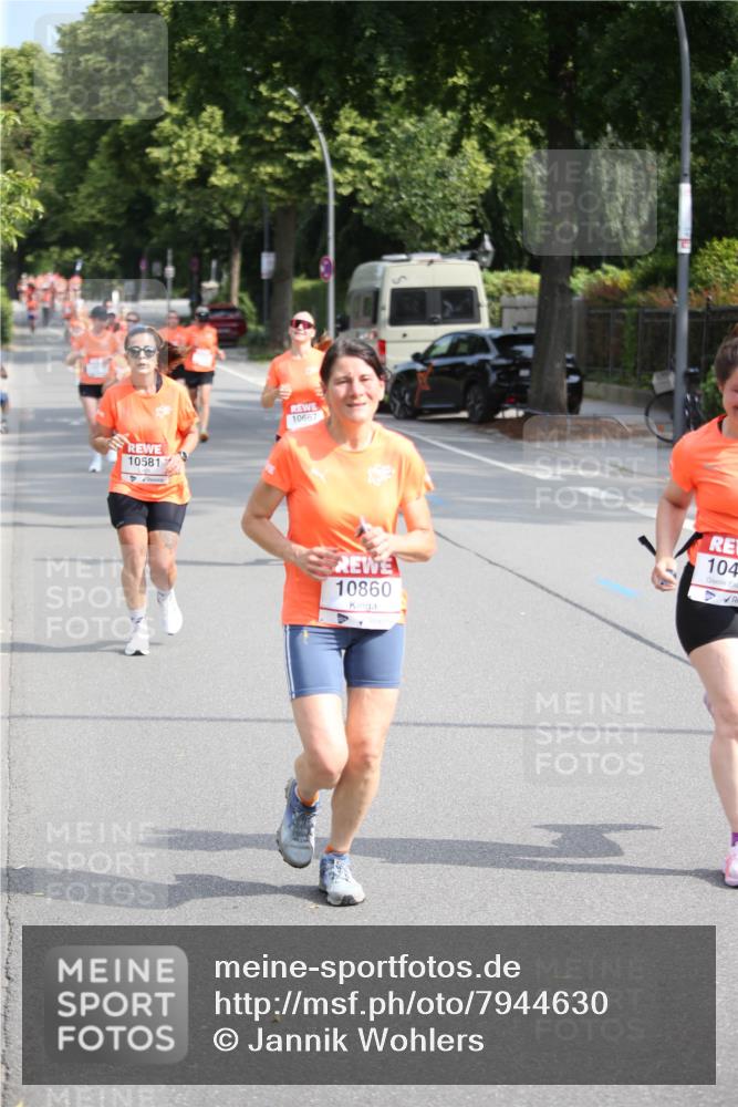15.06.2025 - REWE Women's Run Jannik Wohlers http://msf.ph/oto/7944630 15.06.2025 09:43:51 Laufen 10581, 10667, 10860, 104 meine-sportfotos.de