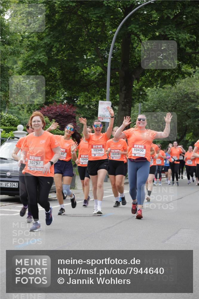 15.06.2025 - REWE Women's Run Jannik Wohlers http://msf.ph/oto/7944640 15.06.2025 08:29:29 Laufen 1043, 10757, 15, 2025, 10349, 10455, 57, 10454, 10430, 13 meine-sportfotos.de