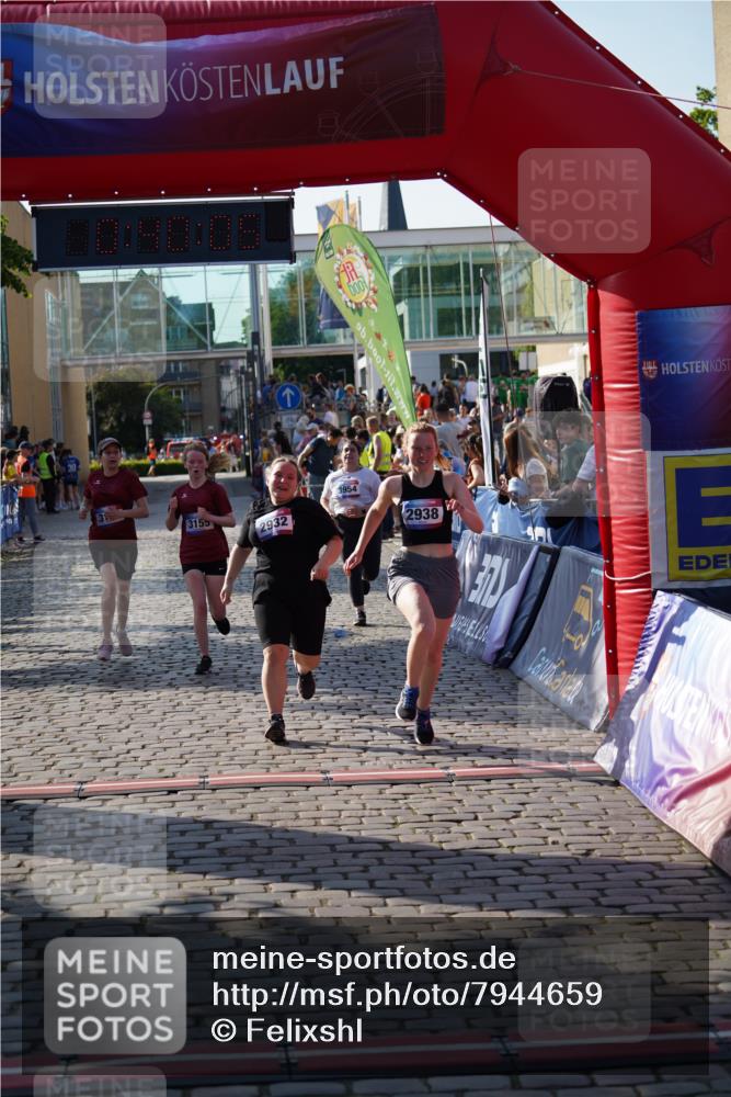 13.06.2025 - Holstenköstenlauf Felixshl http://msf.ph/oto/7944659 13.06.2025 18:10:07 Laufen 2932, 2938, 3122, 3155, 3954 meine-sportfotos.de