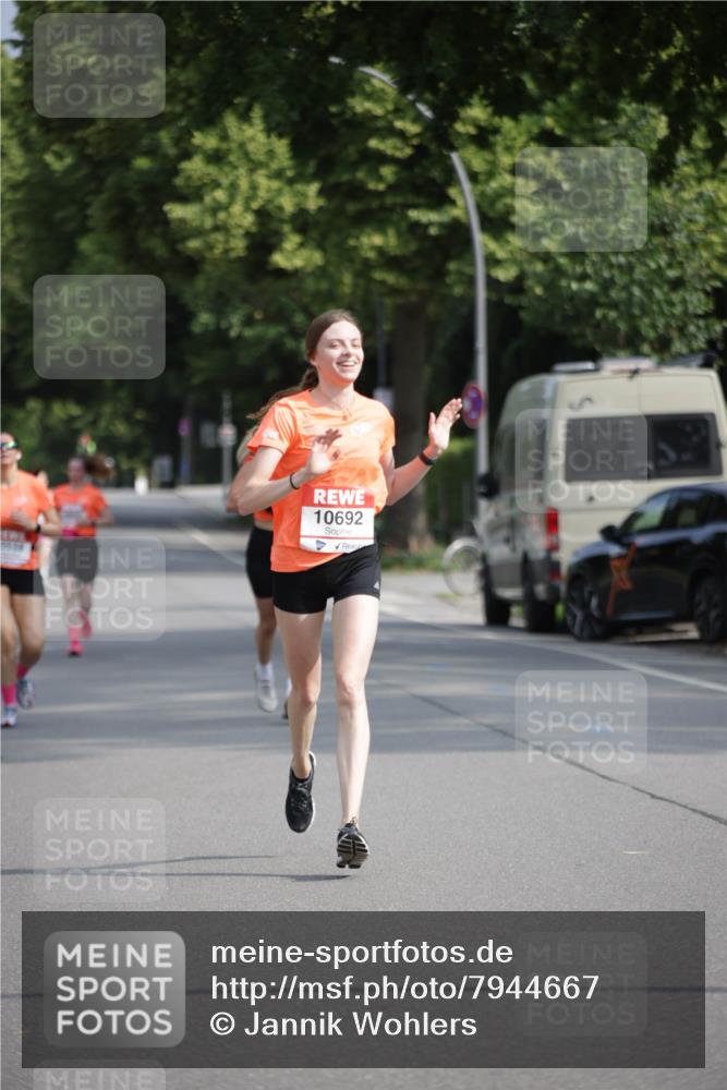 15.06.2025 - REWE Women's Run Jannik Wohlers http://msf.ph/oto/7944667 15.06.2025 08:47:51 Laufen 0538, 10692 meine-sportfotos.de