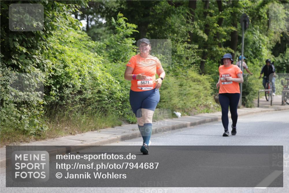15.06.2025 - REWE Women's Run Jannik Wohlers http://msf.ph/oto/7944687 15.06.2025 10:18:01 Laufen 5671, 5 meine-sportfotos.de