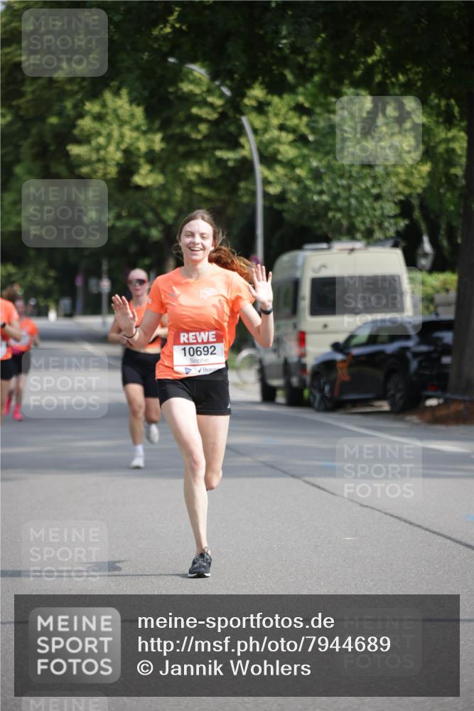 15.06.2025 - REWE Women's Run Jannik Wohlers http://msf.ph/oto/7944689 15.06.2025 08:47:52 Laufen 10692 meine-sportfotos.de