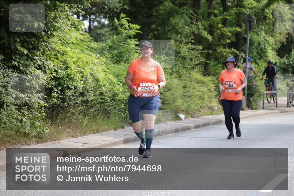 15.06.2025 - REWE Women's Run Jannik Wohlers http://msf.ph/oto/7944698 15.06.2025 10:18:01 Laufen 5671, 5481 meine-sportfotos.de
