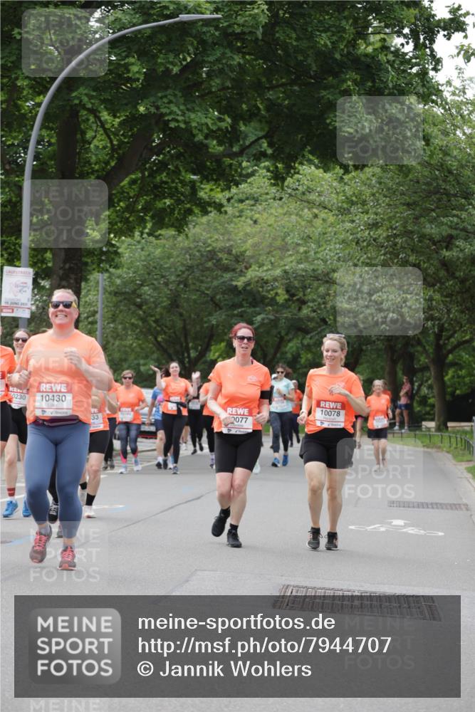 15.06.2025 - REWE Women's Run Jannik Wohlers http://msf.ph/oto/7944707 15.06.2025 08:29:30 Laufen 10430, 10078, 2077 meine-sportfotos.de