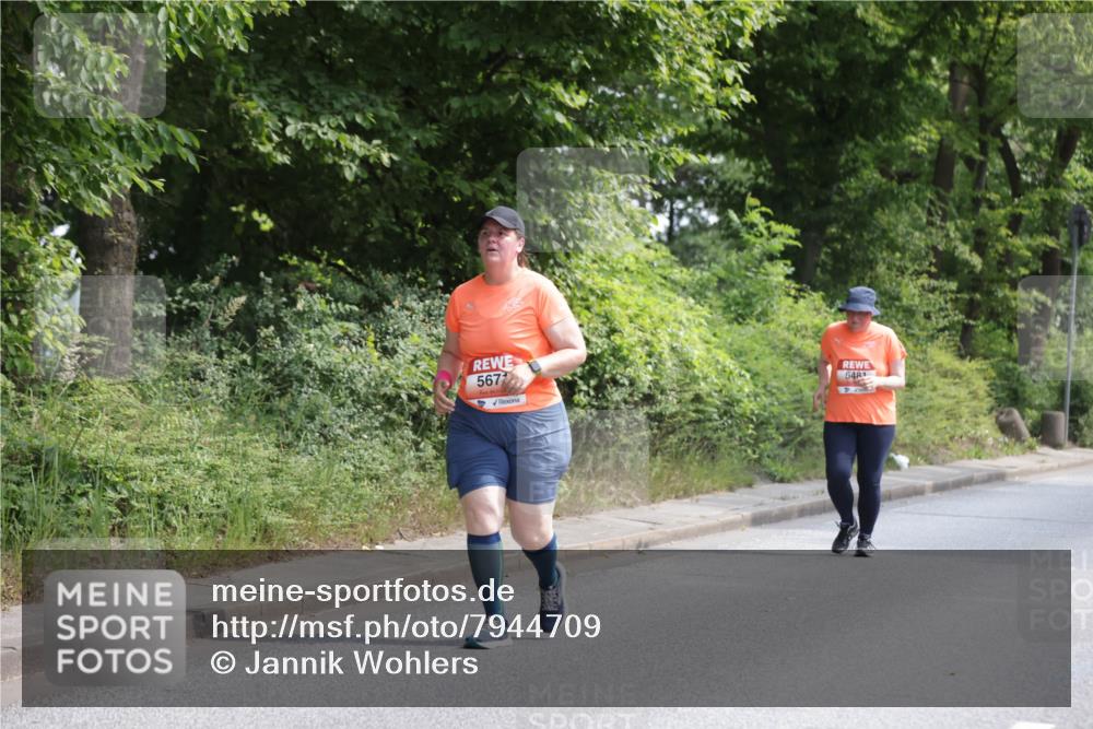 15.06.2025 - REWE Women's Run Jannik Wohlers http://msf.ph/oto/7944709 15.06.2025 10:18:04 Laufen 5677, 5481 meine-sportfotos.de