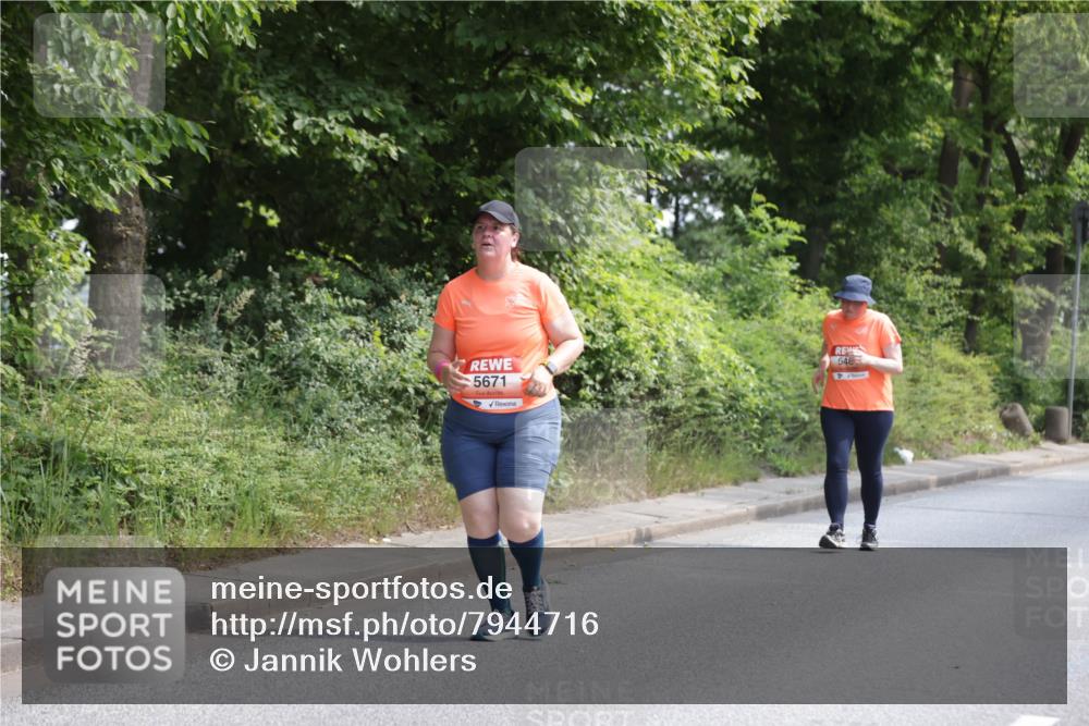 15.06.2025 - REWE Women's Run Jannik Wohlers http://msf.ph/oto/7944716 15.06.2025 10:18:04 Laufen 5671, 548 meine-sportfotos.de