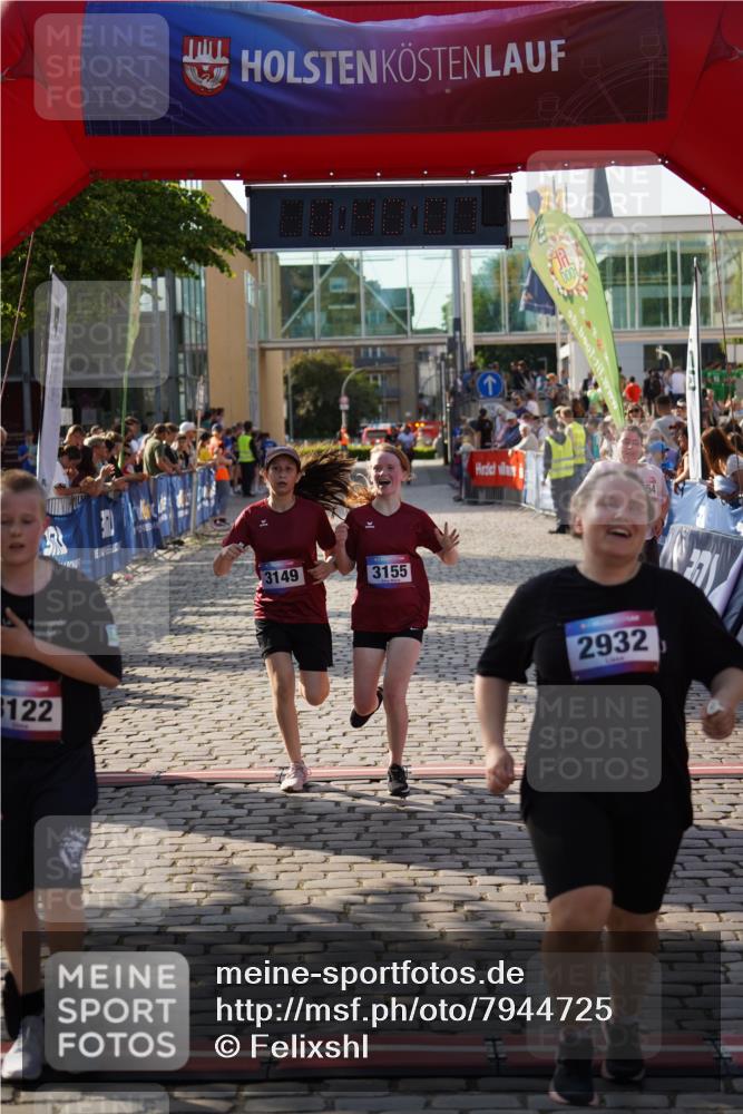 13.06.2025 - Holstenköstenlauf Felixshl http://msf.ph/oto/7944725 13.06.2025 18:10:08 Laufen 2932, 2938, 3122, 3155, 3954 meine-sportfotos.de