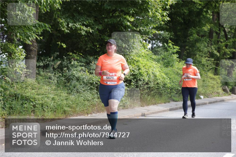15.06.2025 - REWE Women's Run Jannik Wohlers http://msf.ph/oto/7944727 15.06.2025 10:18:04 Laufen 5671, 54 meine-sportfotos.de