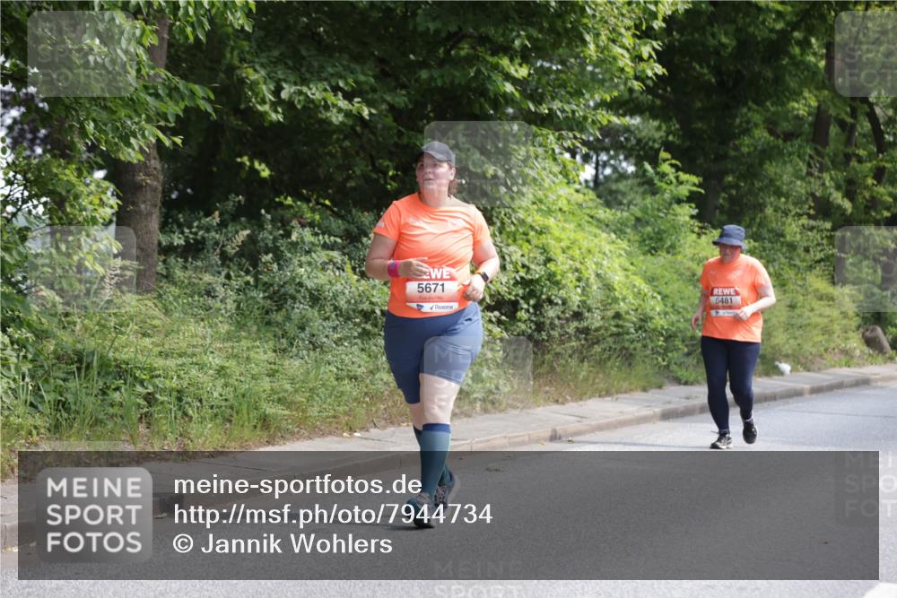 15.06.2025 - REWE Women's Run Jannik Wohlers http://msf.ph/oto/7944734 15.06.2025 10:18:05 Laufen 5671, 5481 meine-sportfotos.de