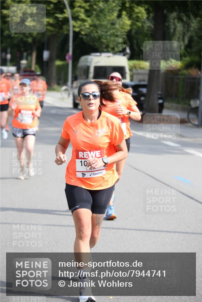 15.06.2025 - REWE Women's Run Jannik Wohlers http://msf.ph/oto/7944741 15.06.2025 09:43:53 Laufen 21, 10 meine-sportfotos.de