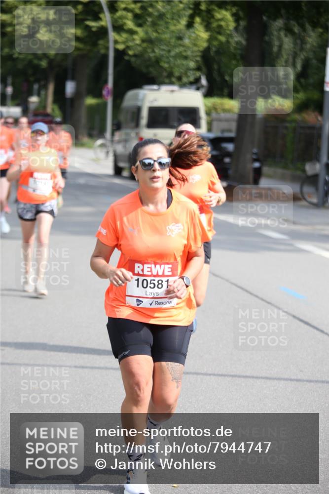 15.06.2025 - REWE Women's Run Jannik Wohlers http://msf.ph/oto/7944747 15.06.2025 09:43:53 Laufen 10581 meine-sportfotos.de