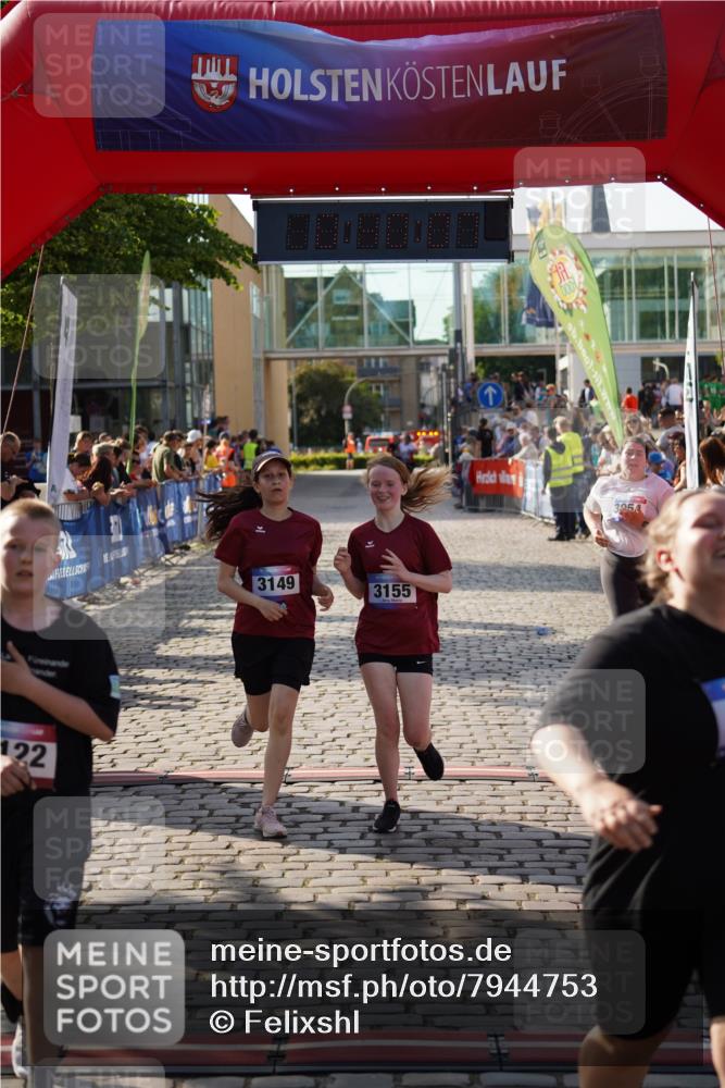 13.06.2025 - Holstenköstenlauf Felixshl http://msf.ph/oto/7944753 13.06.2025 18:10:09 Laufen 2932, 2938, 3122, 3155, 3954 meine-sportfotos.de