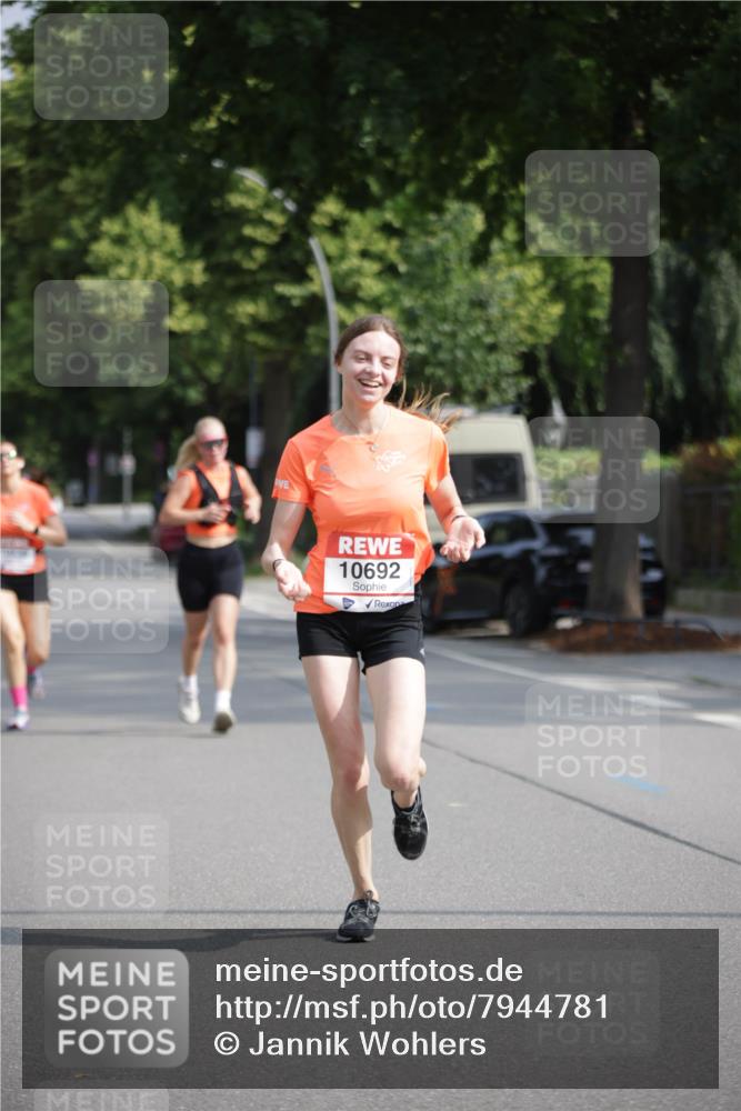 15.06.2025 - REWE Women's Run Jannik Wohlers http://msf.ph/oto/7944781 15.06.2025 08:47:53 Laufen 10692 meine-sportfotos.de