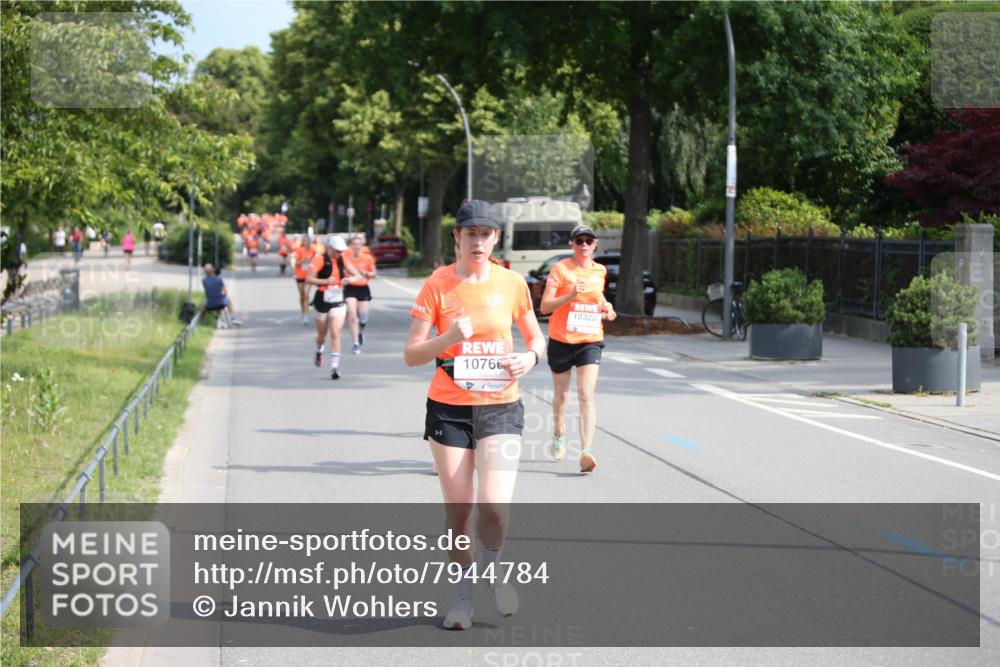 15.06.2025 - REWE Women's Run Jannik Wohlers http://msf.ph/oto/7944784 15.06.2025 09:43:58 Laufen 10766, 10322 meine-sportfotos.de