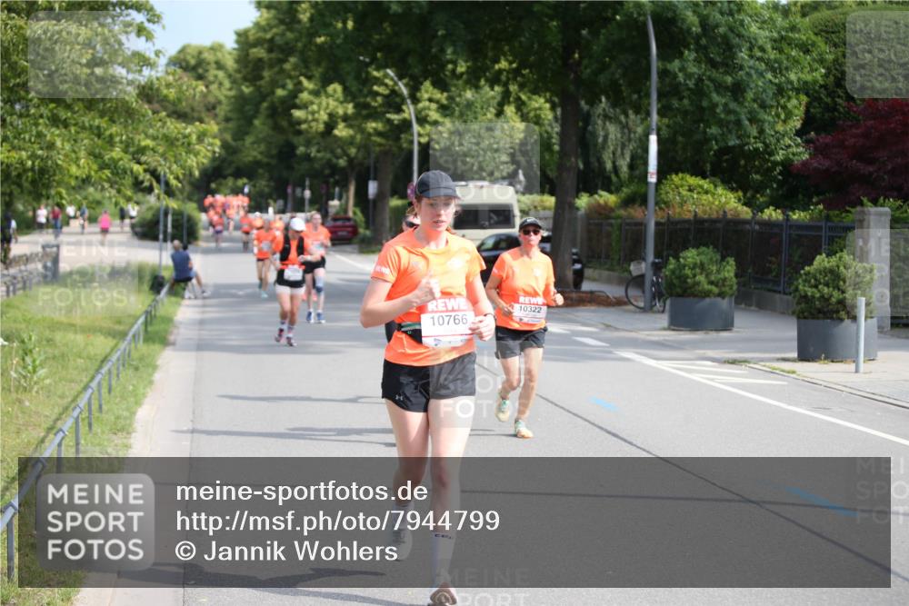 15.06.2025 - REWE Women's Run Jannik Wohlers http://msf.ph/oto/7944799 15.06.2025 09:43:58 Laufen 10766, 10322 meine-sportfotos.de