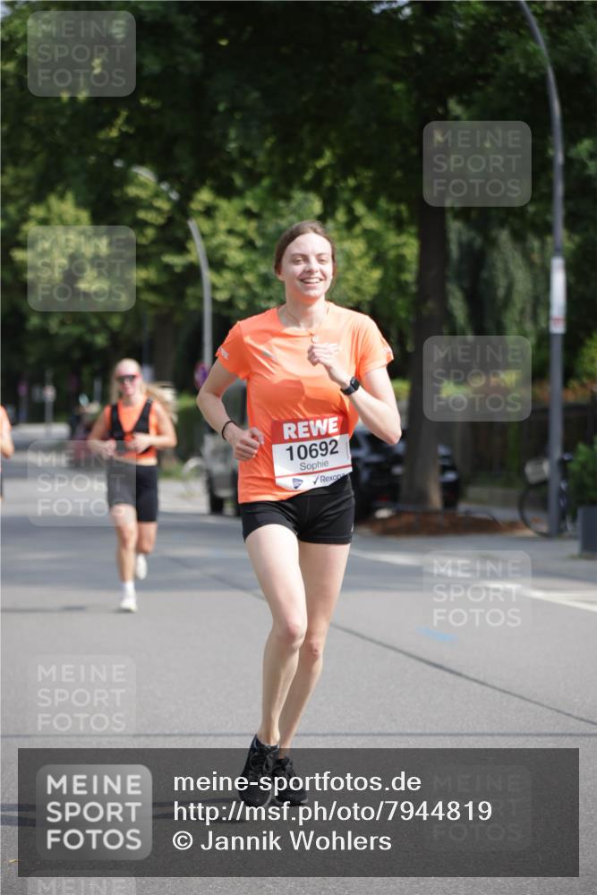15.06.2025 - REWE Women's Run Jannik Wohlers http://msf.ph/oto/7944819 15.06.2025 08:47:53 Laufen 10692 meine-sportfotos.de