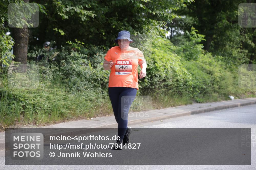 15.06.2025 - REWE Women's Run Jannik Wohlers http://msf.ph/oto/7944827 15.06.2025 10:18:09 Laufen 5481 meine-sportfotos.de