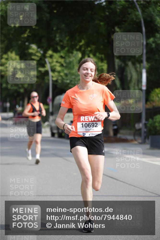 15.06.2025 - REWE Women's Run Jannik Wohlers http://msf.ph/oto/7944840 15.06.2025 08:47:53 Laufen 10692 meine-sportfotos.de