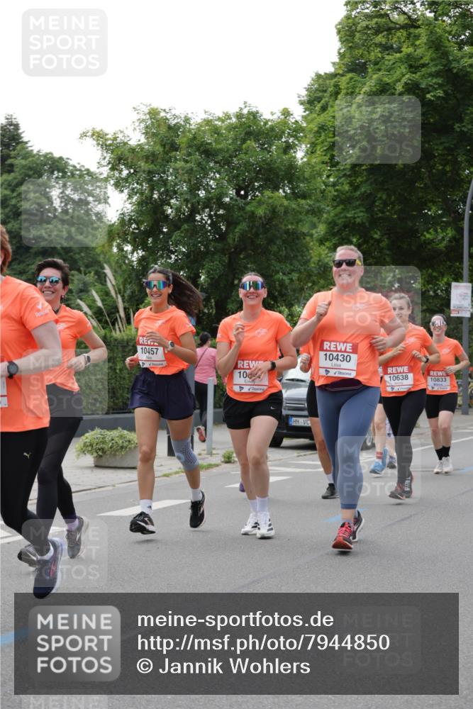 15.06.2025 - REWE Women's Run Jannik Wohlers http://msf.ph/oto/7944850 15.06.2025 08:29:32 Laufen 10457, 10, 10430, 10638, 10833 meine-sportfotos.de