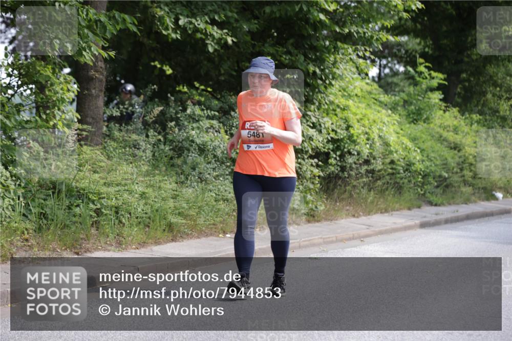 15.06.2025 - REWE Women's Run Jannik Wohlers http://msf.ph/oto/7944853 15.06.2025 10:18:09 Laufen 5481 meine-sportfotos.de