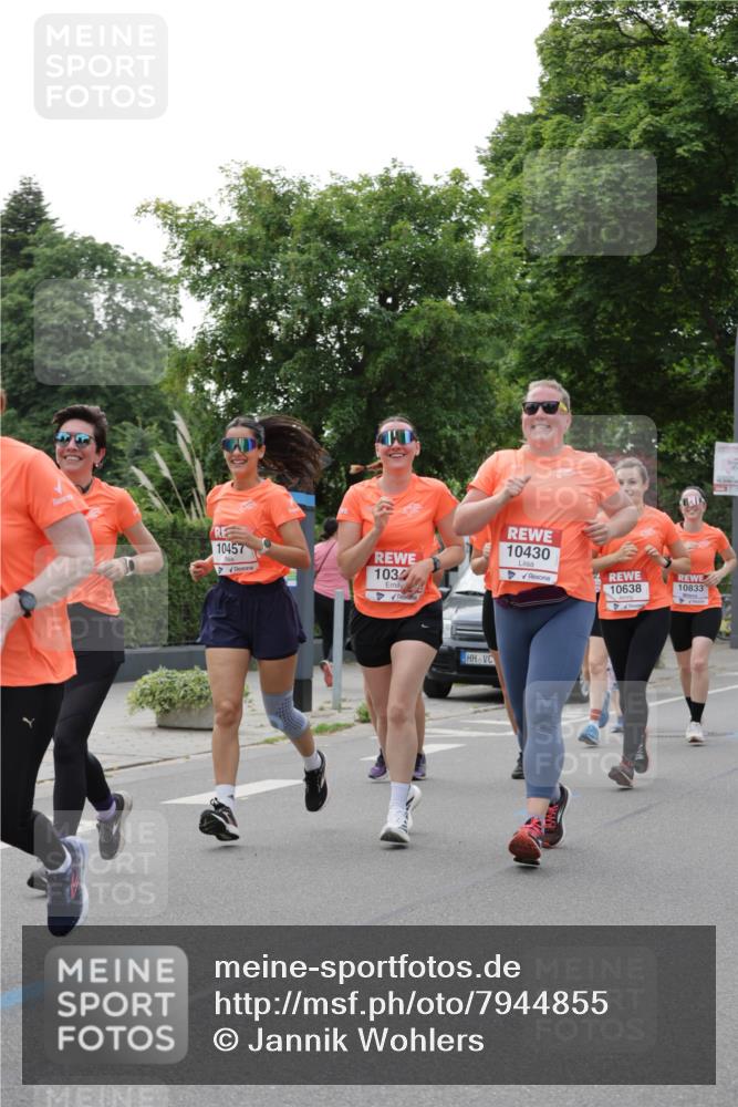 15.06.2025 - REWE Women's Run Jannik Wohlers http://msf.ph/oto/7944855 15.06.2025 08:29:32 Laufen 10457, 103, 10430, 10638, 10833 meine-sportfotos.de