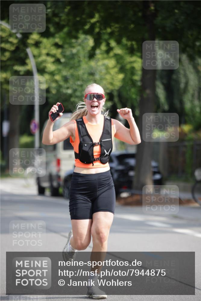 15.06.2025 - REWE Women's Run Jannik Wohlers http://msf.ph/oto/7944875 15.06.2025 08:47:55 Laufen  meine-sportfotos.de