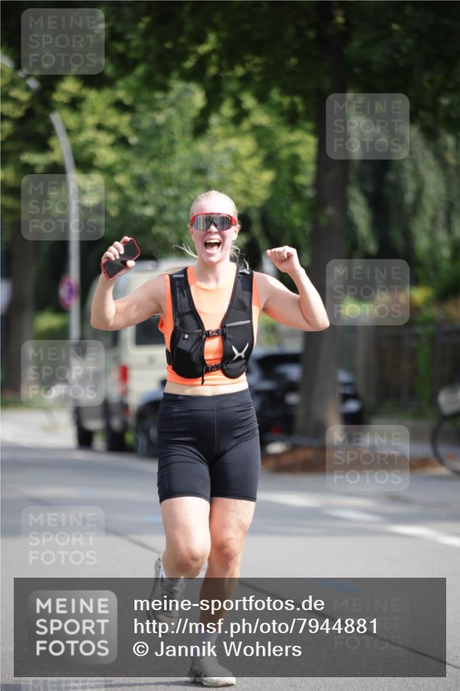 15.06.2025 - REWE Women's Run Jannik Wohlers http://msf.ph/oto/7944881 15.06.2025 08:47:56 Laufen  meine-sportfotos.de