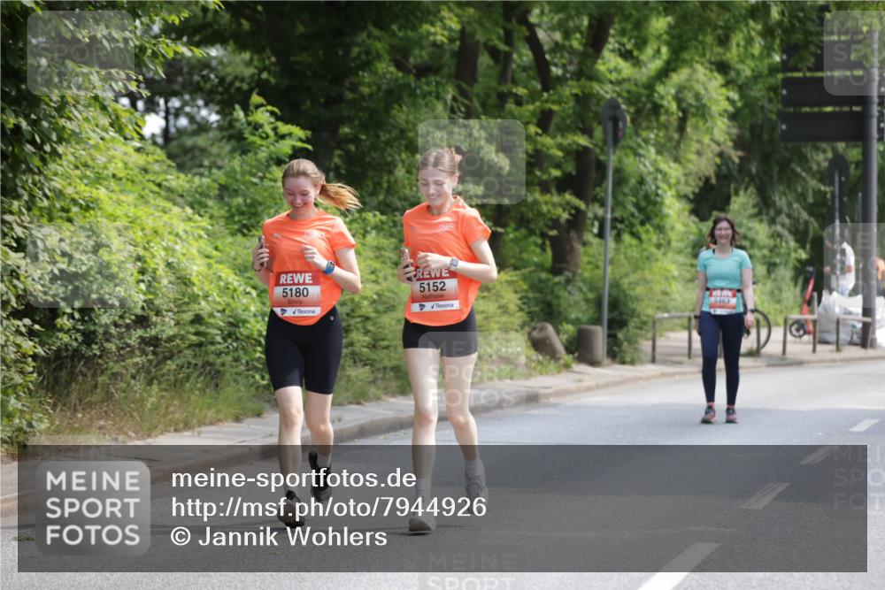 15.06.2025 - REWE Women's Run Jannik Wohlers http://msf.ph/oto/7944926 15.06.2025 10:18:19 Laufen 5180, 5152, 5463 meine-sportfotos.de