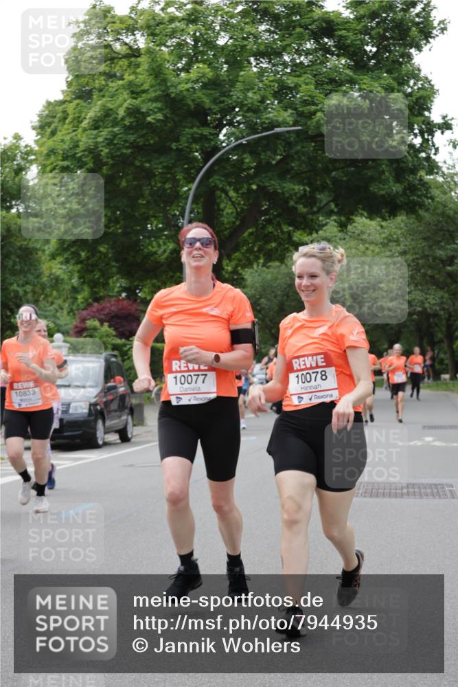 15.06.2025 - REWE Women's Run Jannik Wohlers http://msf.ph/oto/7944935 15.06.2025 08:29:34 Laufen 10833, 10077, 10078 meine-sportfotos.de