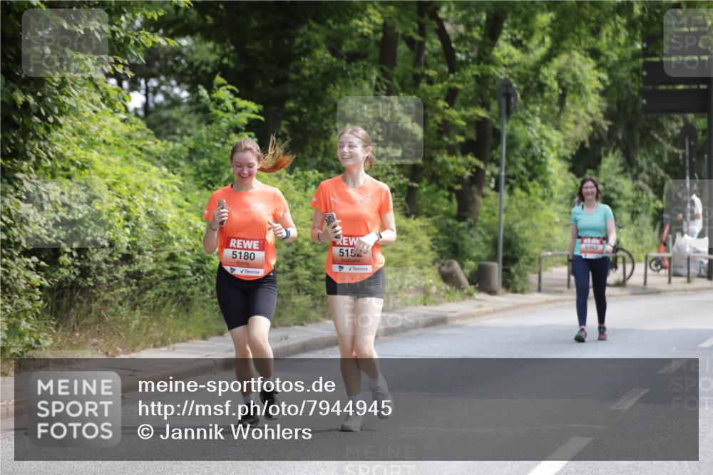 15.06.2025 - REWE Women's Run Jannik Wohlers http://msf.ph/oto/7944945 15.06.2025 10:18:19 Laufen 5180, 5152, 5463 meine-sportfotos.de