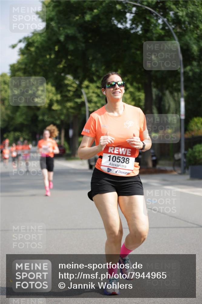 15.06.2025 - REWE Women's Run Jannik Wohlers http://msf.ph/oto/7944965 15.06.2025 08:47:58 Laufen 10538 meine-sportfotos.de