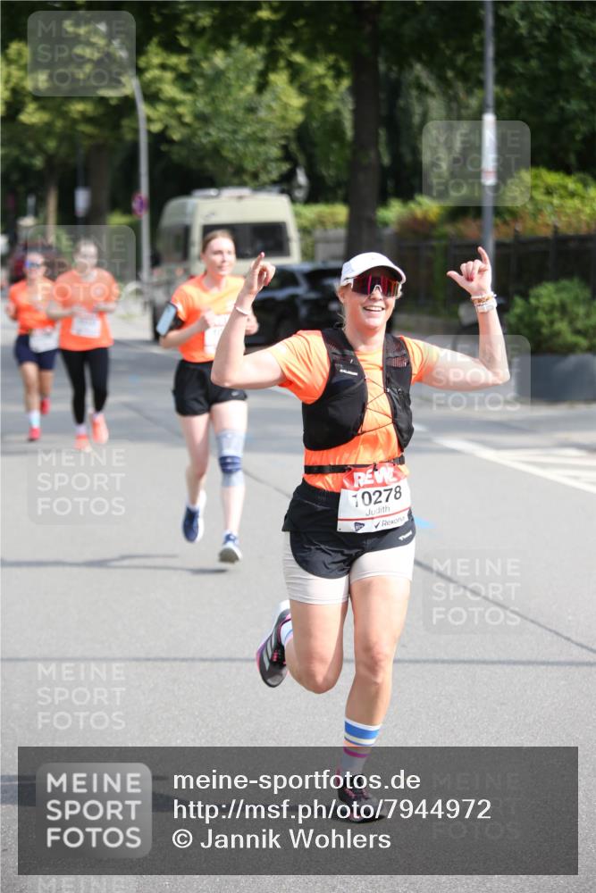 15.06.2025 - REWE Women's Run Jannik Wohlers http://msf.ph/oto/7944972 15.06.2025 09:44:03 Laufen 10278 meine-sportfotos.de