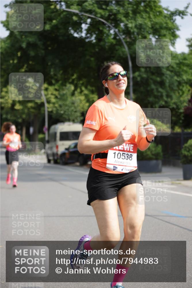 15.06.2025 - REWE Women's Run Jannik Wohlers http://msf.ph/oto/7944983 15.06.2025 08:47:58 Laufen 10538 meine-sportfotos.de