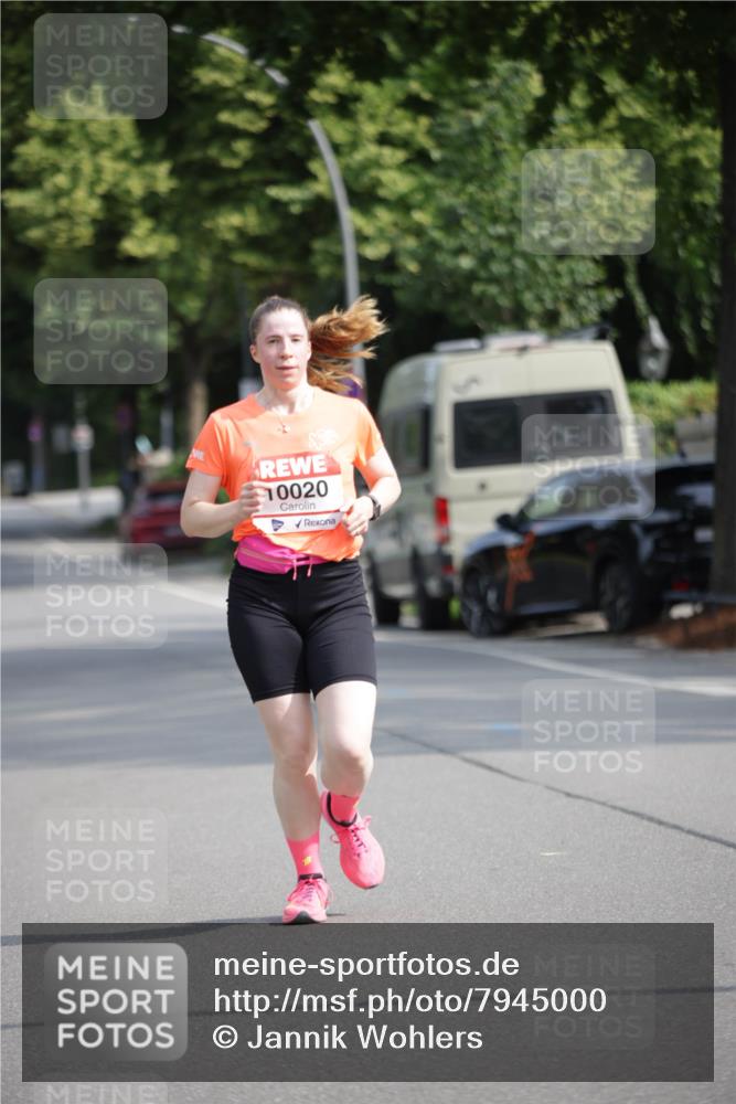 15.06.2025 - REWE Women's Run Jannik Wohlers http://msf.ph/oto/7945000 15.06.2025 08:48:00 Laufen 10020 meine-sportfotos.de