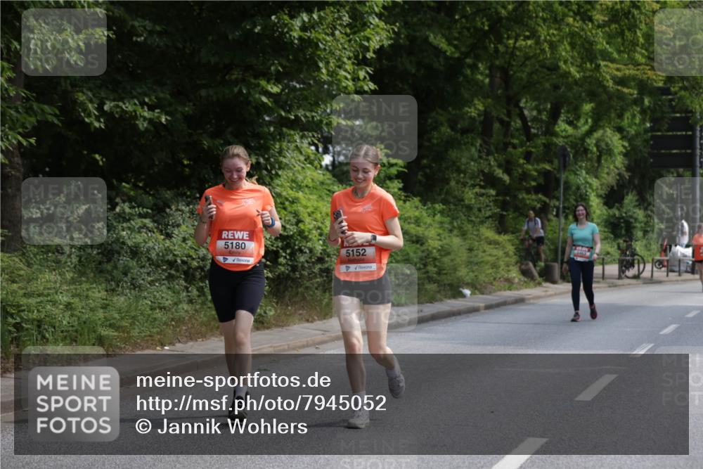 15.06.2025 - REWE Women's Run Jannik Wohlers http://msf.ph/oto/7945052 15.06.2025 10:18:21 Laufen 5180, 5152, 5463 meine-sportfotos.de