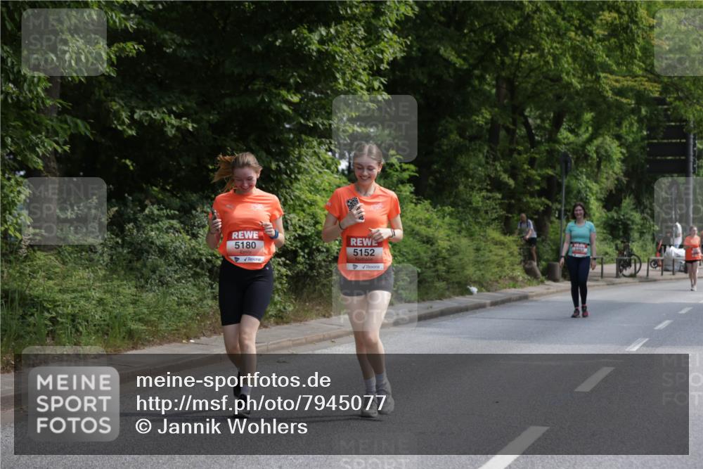 15.06.2025 - REWE Women's Run Jannik Wohlers http://msf.ph/oto/7945077 15.06.2025 10:18:21 Laufen 5180, 5152 meine-sportfotos.de