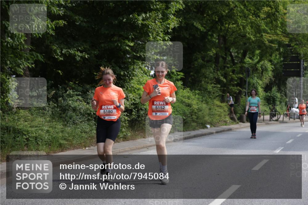 15.06.2025 - REWE Women's Run Jannik Wohlers http://msf.ph/oto/7945084 15.06.2025 10:18:21 Laufen 5180, 5152, 5463 meine-sportfotos.de