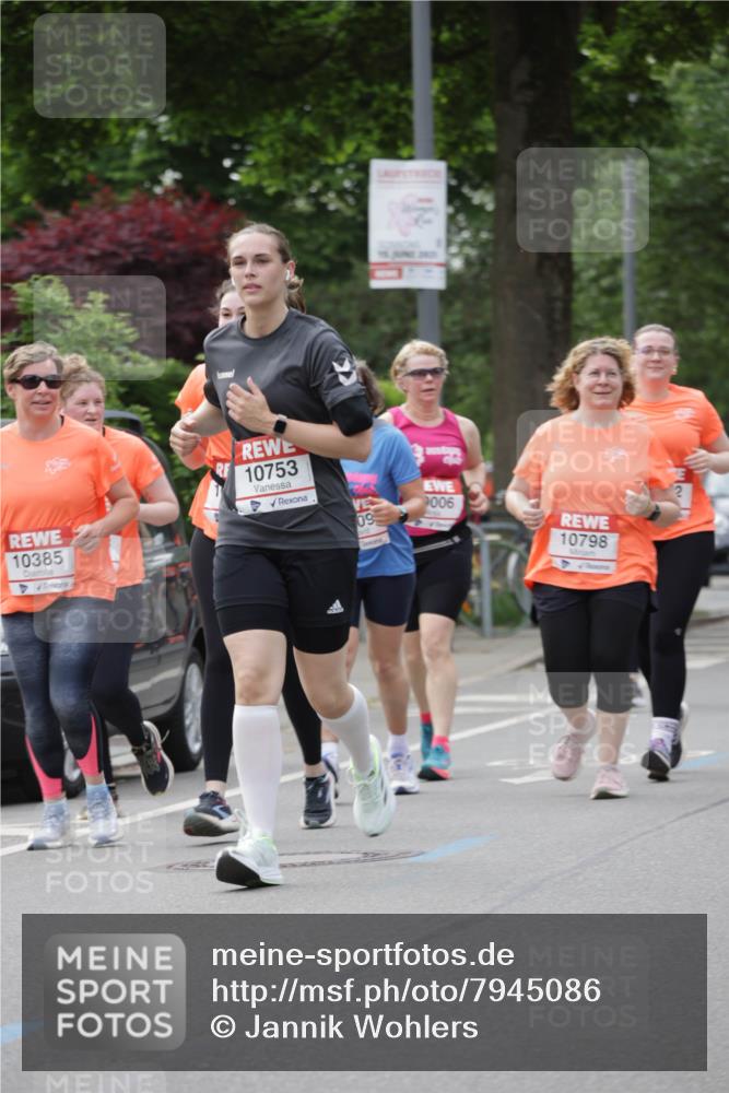 15.06.2025 - REWE Women's Run Jannik Wohlers http://msf.ph/oto/7945086 15.06.2025 08:29:37 Laufen 10385, 10753, 2006, 09, 10798 meine-sportfotos.de