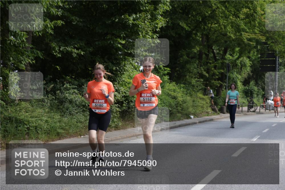 15.06.2025 - REWE Women's Run Jannik Wohlers http://msf.ph/oto/7945090 15.06.2025 10:18:21 Laufen 5180, 5152, 5463 meine-sportfotos.de