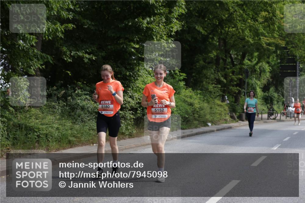 15.06.2025 - REWE Women's Run Jannik Wohlers http://msf.ph/oto/7945098 15.06.2025 10:18:22 Laufen 5180, 5152 meine-sportfotos.de