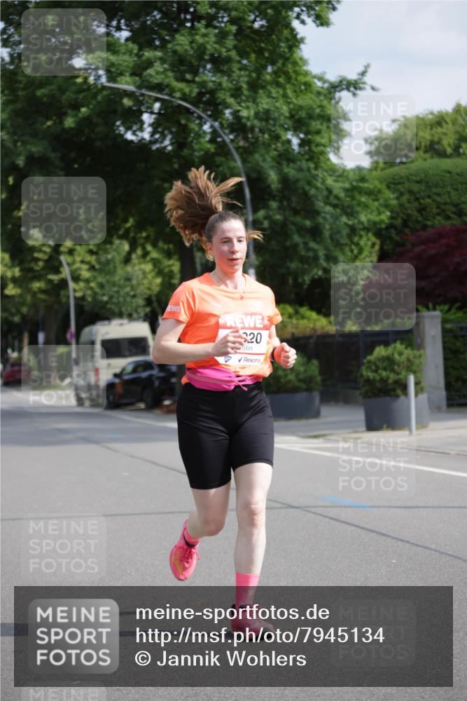 15.06.2025 - REWE Women's Run Jannik Wohlers http://msf.ph/oto/7945134 15.06.2025 08:48:02 Laufen 20 meine-sportfotos.de