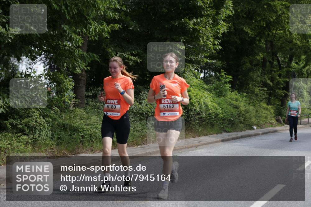 15.06.2025 - REWE Women's Run Jannik Wohlers http://msf.ph/oto/7945164 15.06.2025 10:18:22 Laufen 5180, 5152, 5463 meine-sportfotos.de
