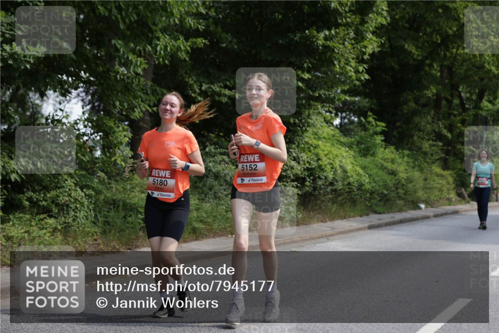 15.06.2025 - REWE Women's Run Jannik Wohlers http://msf.ph/oto/7945177 15.06.2025 10:18:22 Laufen 5180, 5152 meine-sportfotos.de