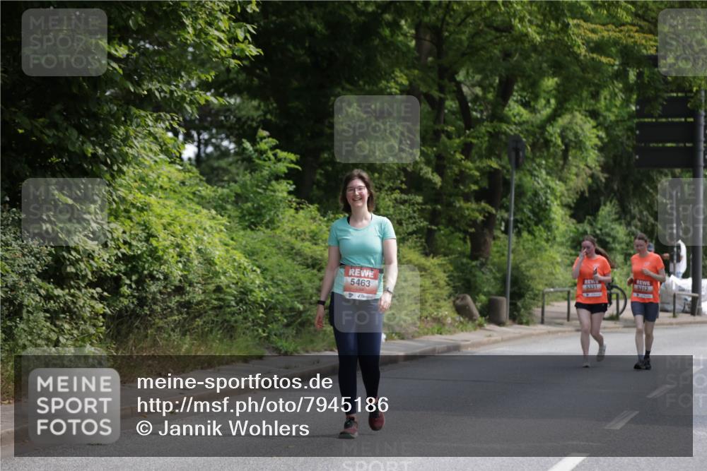 15.06.2025 - REWE Women's Run Jannik Wohlers http://msf.ph/oto/7945186 15.06.2025 10:18:28 Laufen 5463, 5331, 5312 meine-sportfotos.de